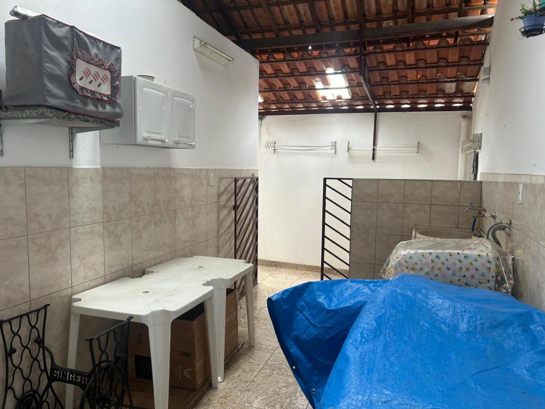 Casa, Tirol, 3 Quartos, 3 Vagas, 1 Suíte