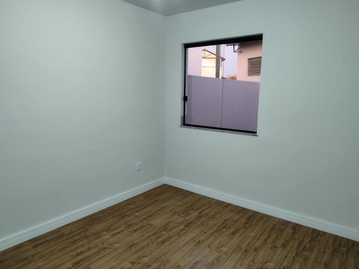 Casa, Floramar, 3 Quartos, 2 Vagas, 1 Suíte