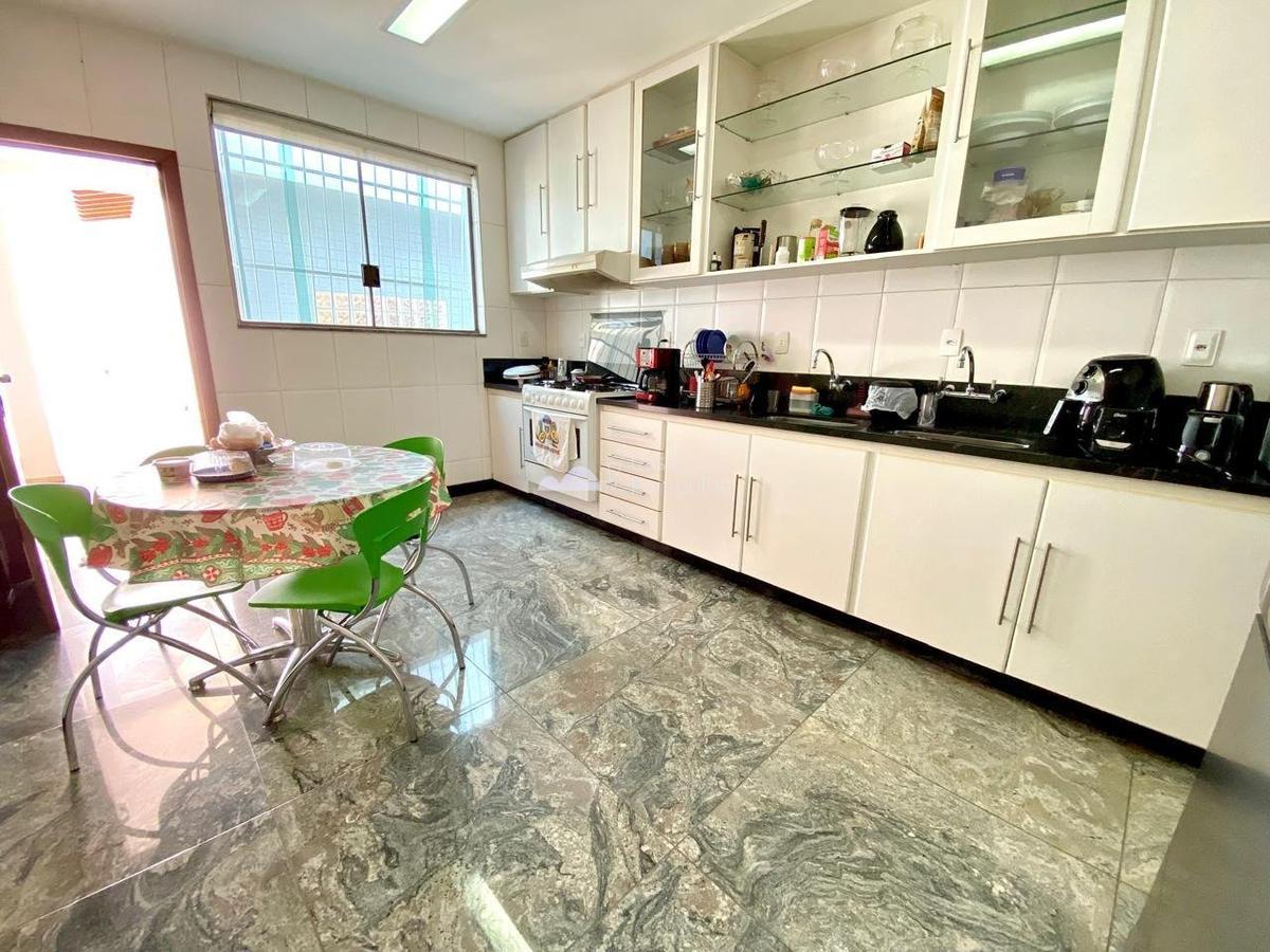 Casa, Santa Branca, 4 Quartos, 3 Vagas, 3 Suítes