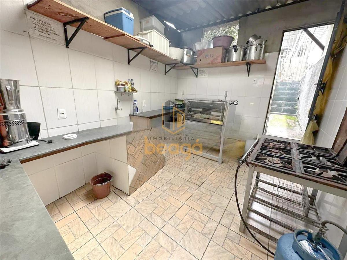 Casa, Califórnia, 4 Quartos, 8 Vagas, 1 Suíte