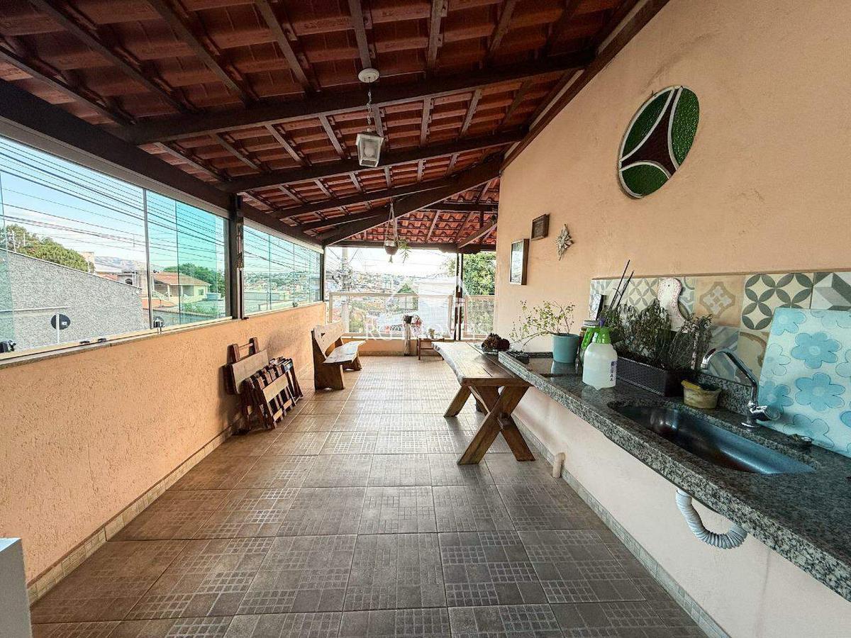 Casa, Araguaia, 4 Quartos, 3 Vagas, 1 Suíte