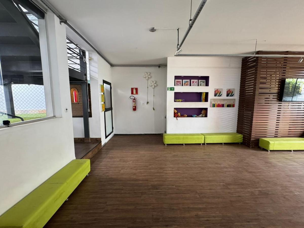 Prédio, Colégio Batista, 0 Quarto, 0 Vaga