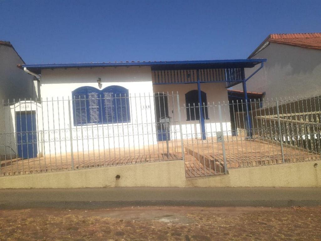 Casa, Centro, 3 Quartos, 3 Vagas, 1 Suíte