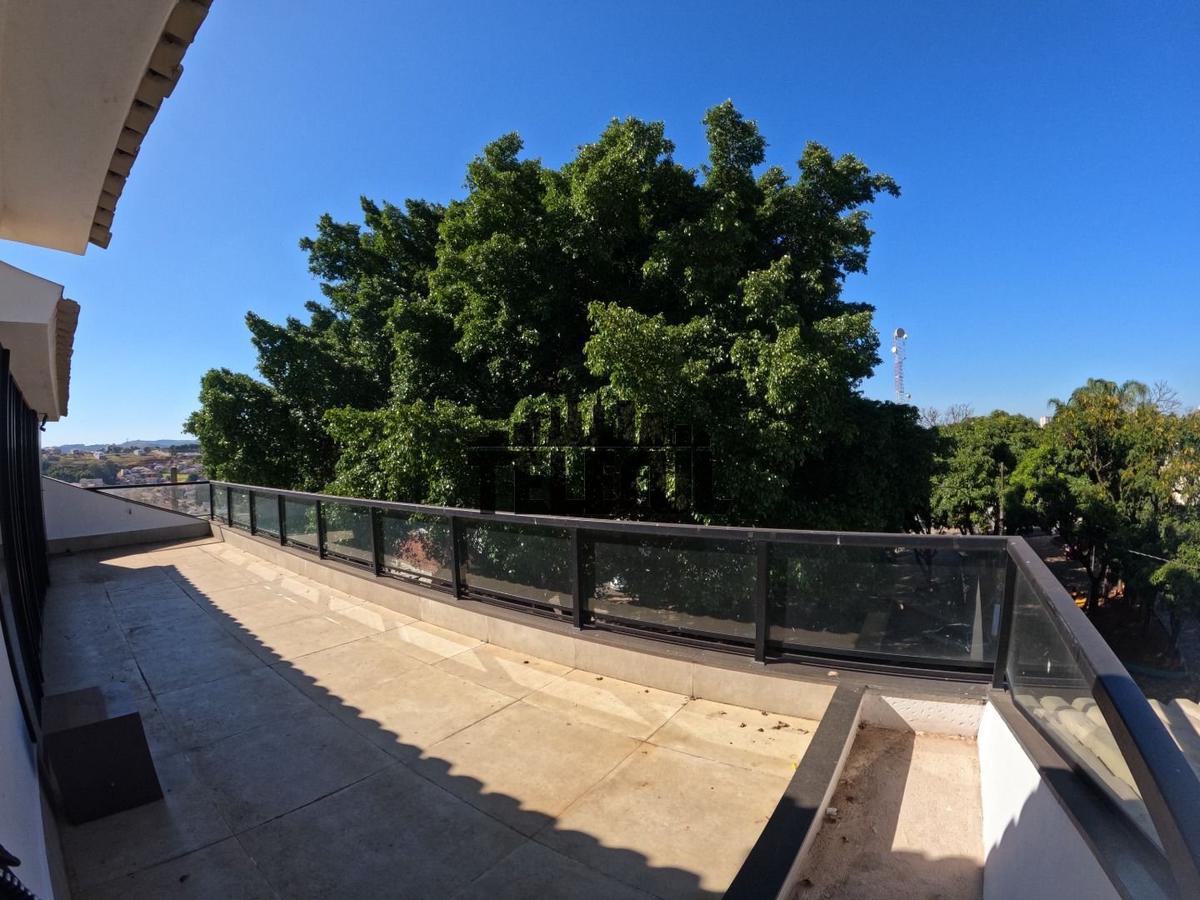 Casa, Centro, 2 Quartos, 3 Vagas, 1 Suíte