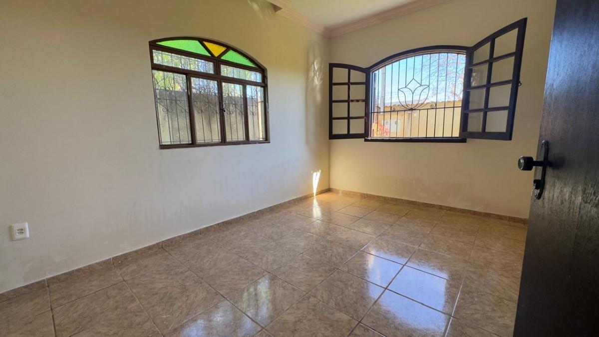 Casa, Bom Sossego, 5 Quartos, 8 Vagas, 2 Suítes