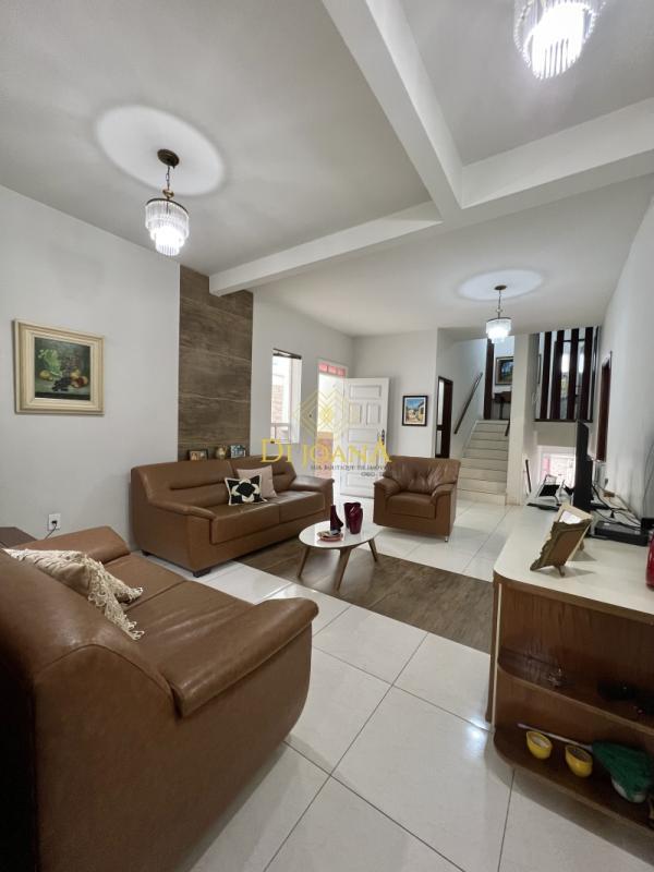 Casa, Ingá Alto, 4 Quartos, 4 Vagas, 2 Suítes