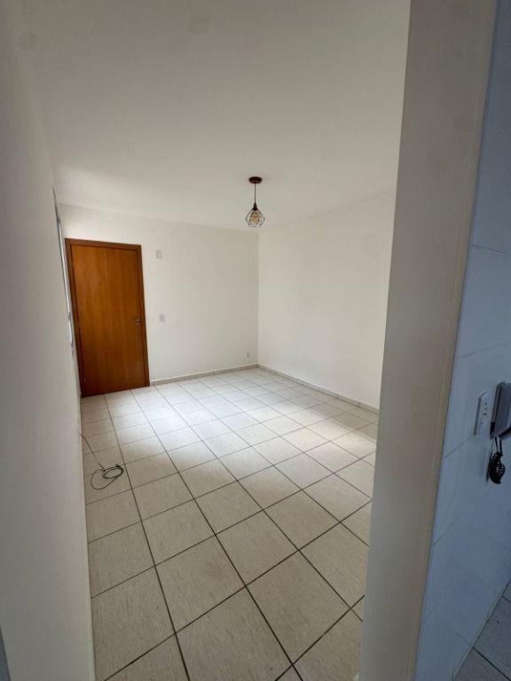 Apartamento, Casa Branca, 2 Quartos, 1 Vaga