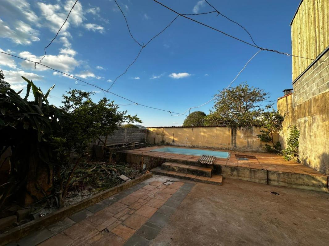 Casa, Centro, 2 Quartos, 3 Vagas