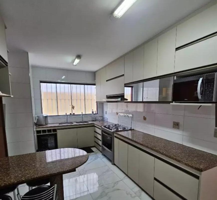 Casa, Castelo, 3 Quartos, 3 Vagas, 2 Suítes
