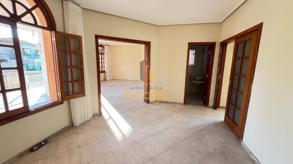 Casa, Castelo, 4 Quartos, 6 Vagas, 1 Suíte