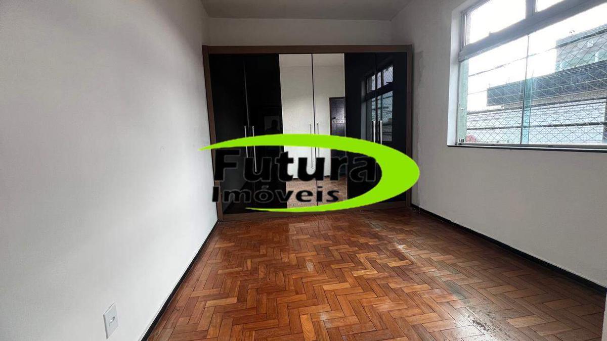 Casa, Miramar (barreiro), 4 Quartos, 2 Vagas, 2 Suítes