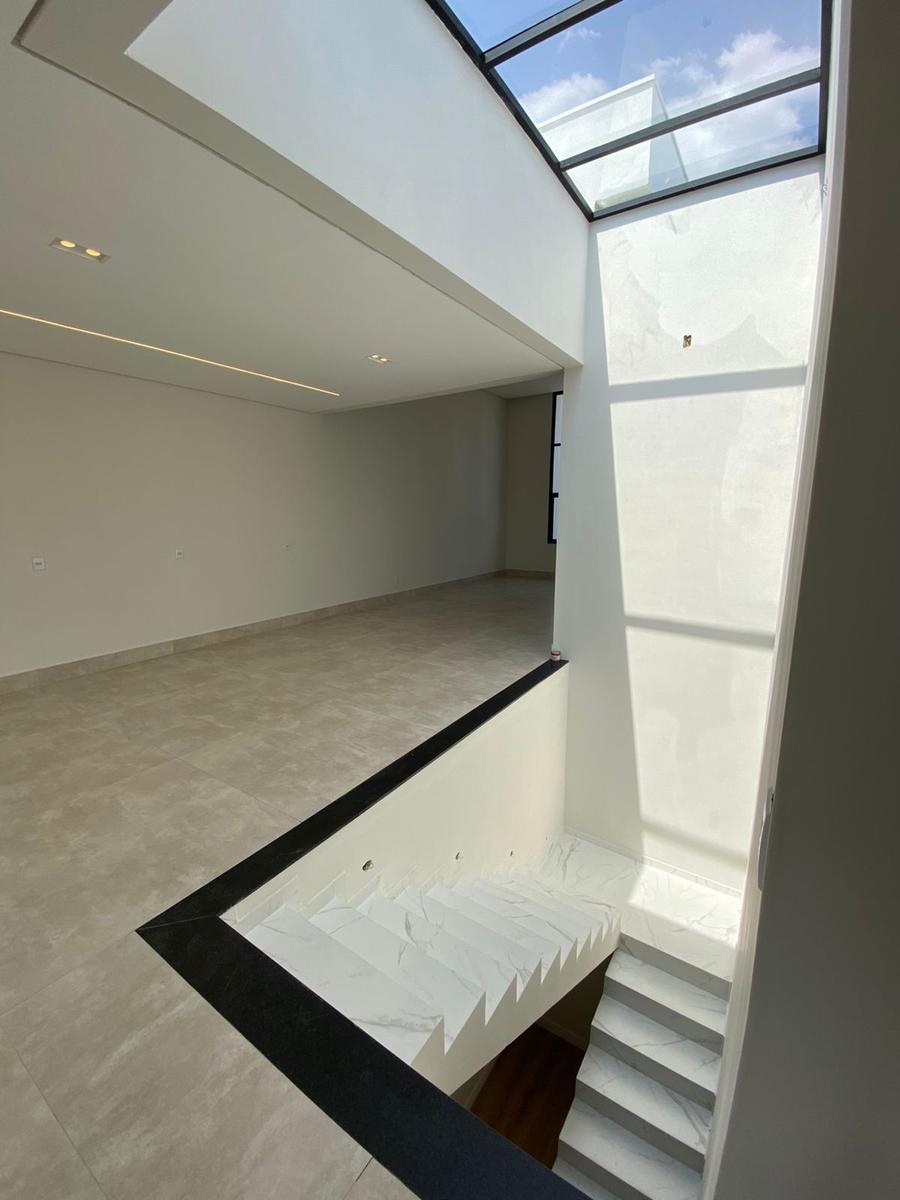 Casa, Santa Luiza, 4 Quartos, 6 Vagas, 2 Suítes