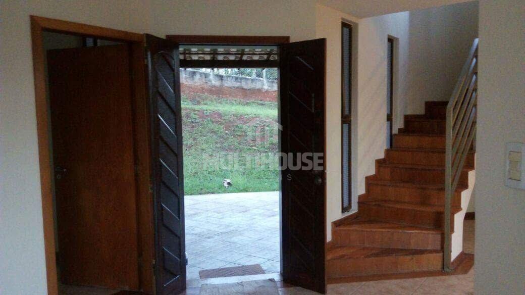 Casa, Centro, 4 Quartos, 5 Vagas, 1 Suíte