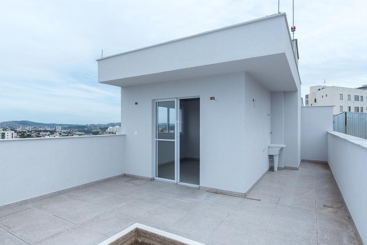 Cobertura, Heliópolis, 2 Quartos, 2 Vagas, 1 Suíte