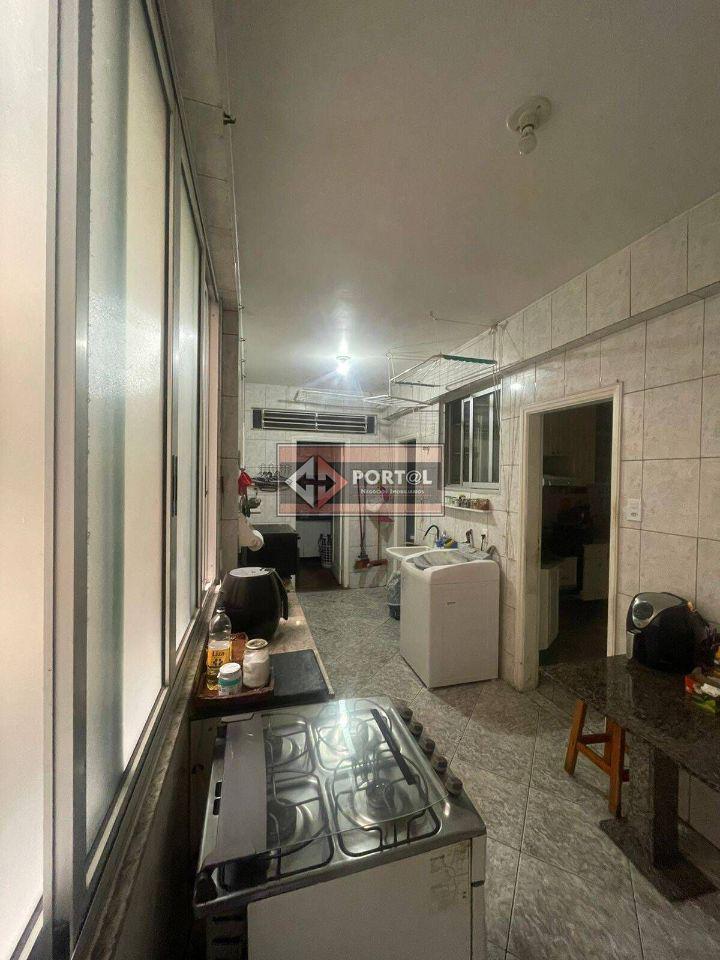 Apartamento, Centro, 4 Quartos, 0 Vaga, 1 Suíte