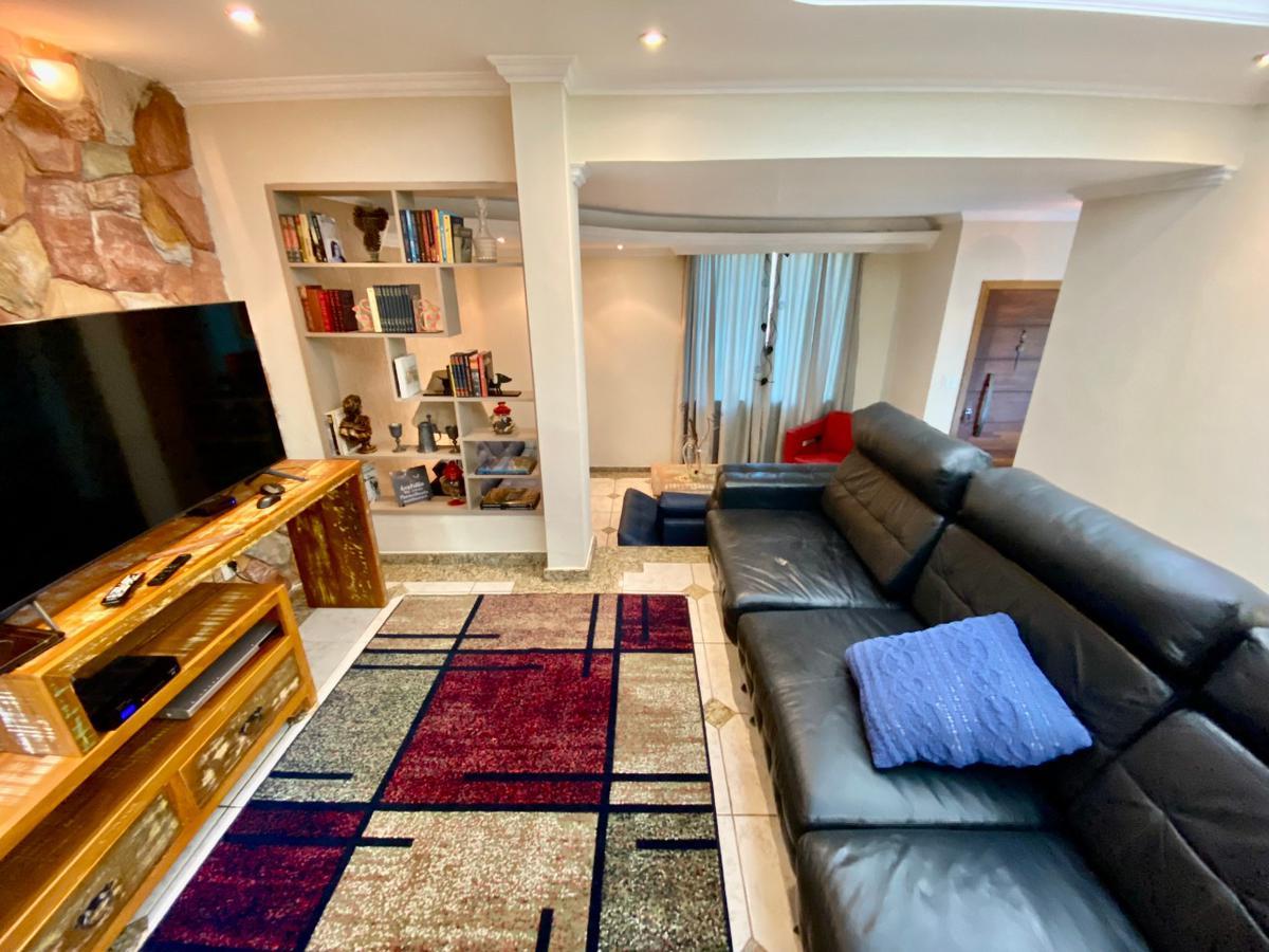 Casa, Santa Branca, 3 Quartos, 4 Vagas, 1 Suíte