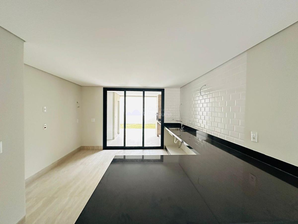 Casa, Jaraguá, 4 Quartos, 3 Vagas, 1 Suíte