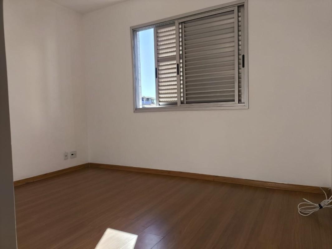 Apartamento, Barreiro, 3 Quartos, 2 Vagas, 1 Suíte