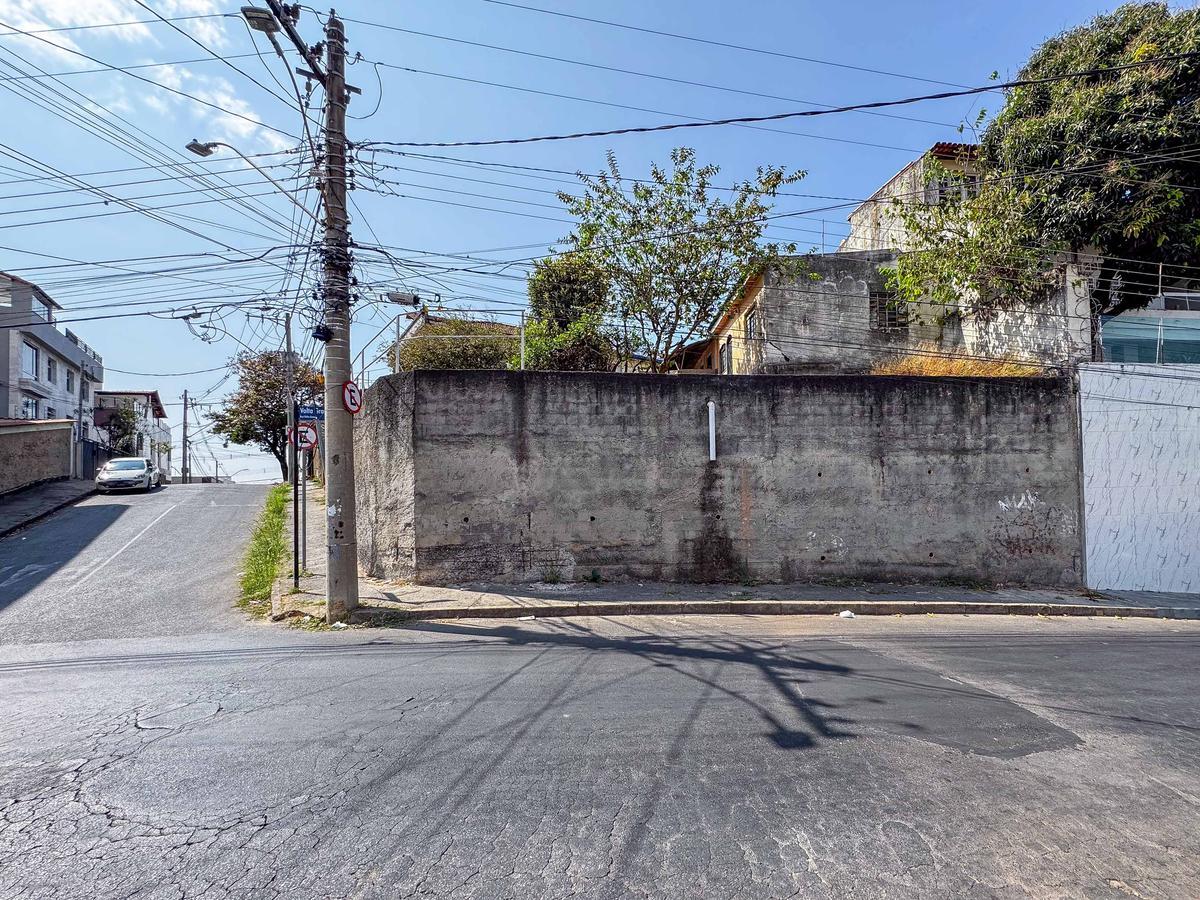 Lote, Sagrada Família, 0 Quarto, 0 Vaga
