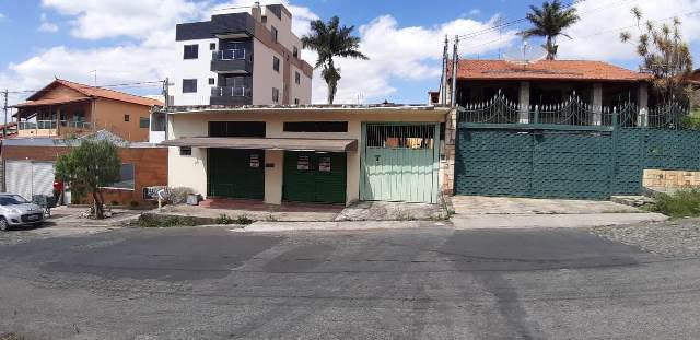 Casa, Arvoredo, 3 Quartos, 2 Vagas