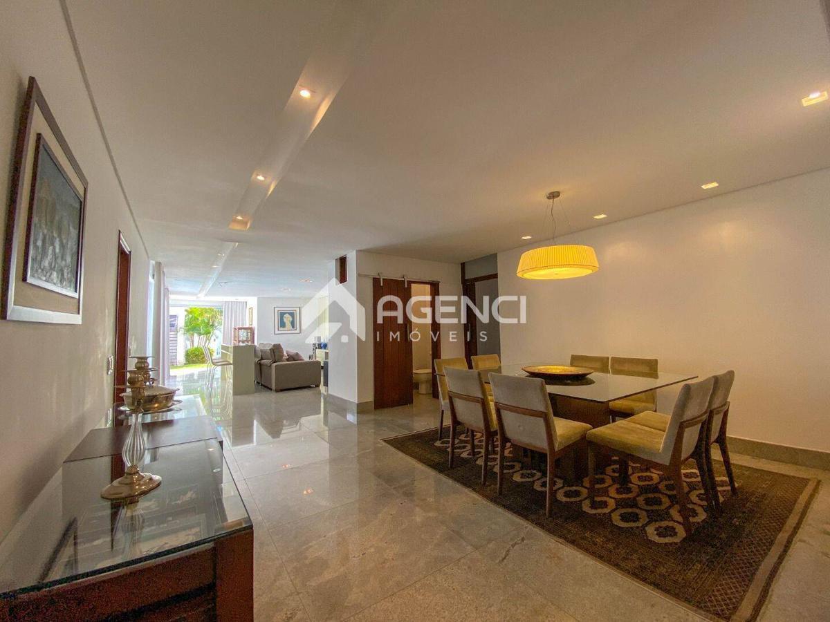 Casa, Bandeirantes (pampulha), 5 Quartos, 0 Vaga, 5 Suítes