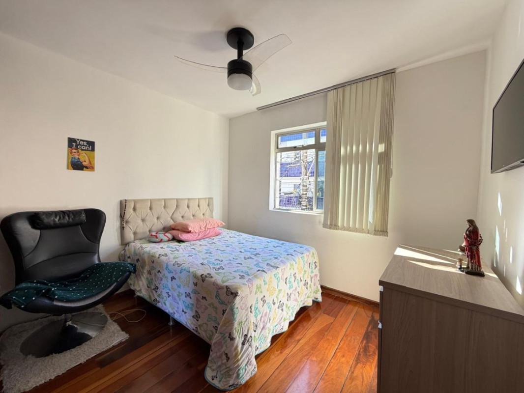 Apartamento, Sagrada Família, 2 Quartos, 1 Vaga, 1 Suíte