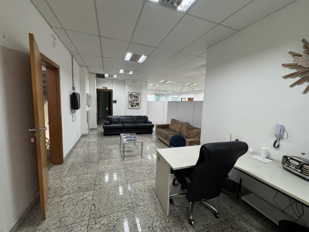 Andar, Centro, 0 Quarto, 5 Vagas