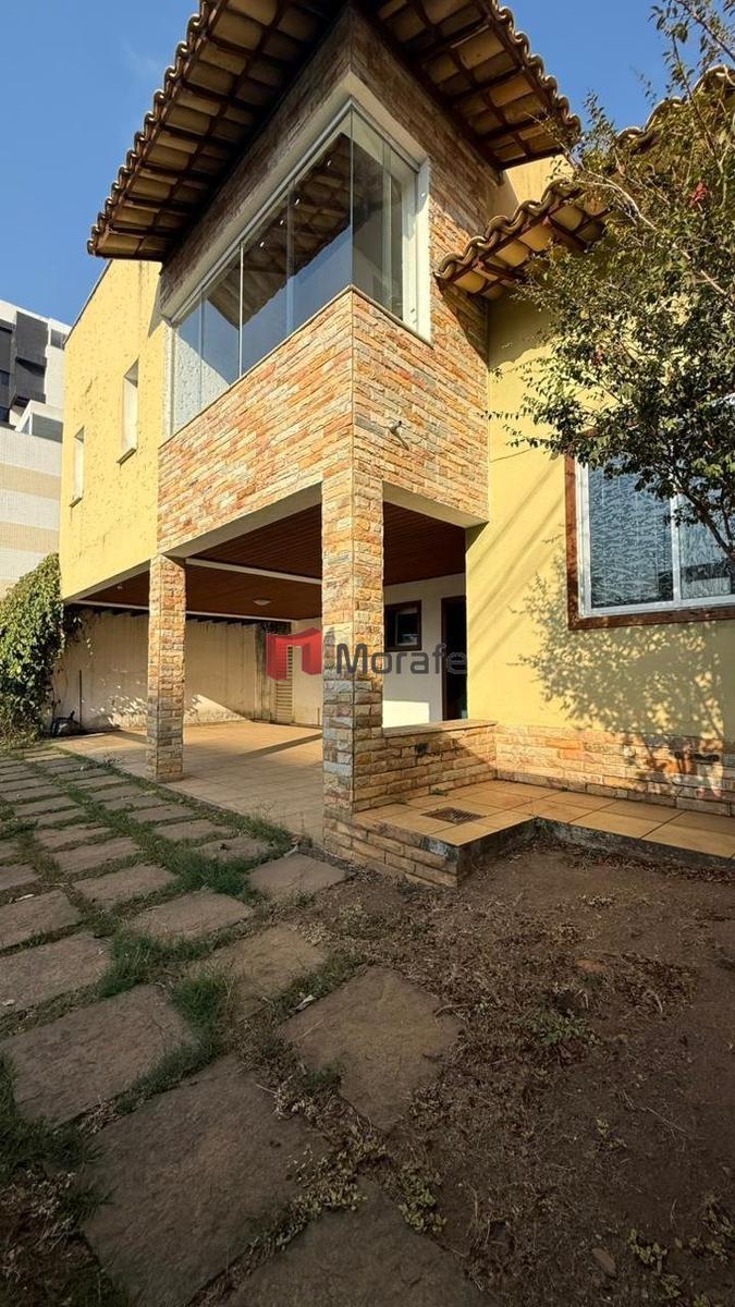 Casa, Castelo, 4 Quartos, 4 Vagas, 1 Suíte