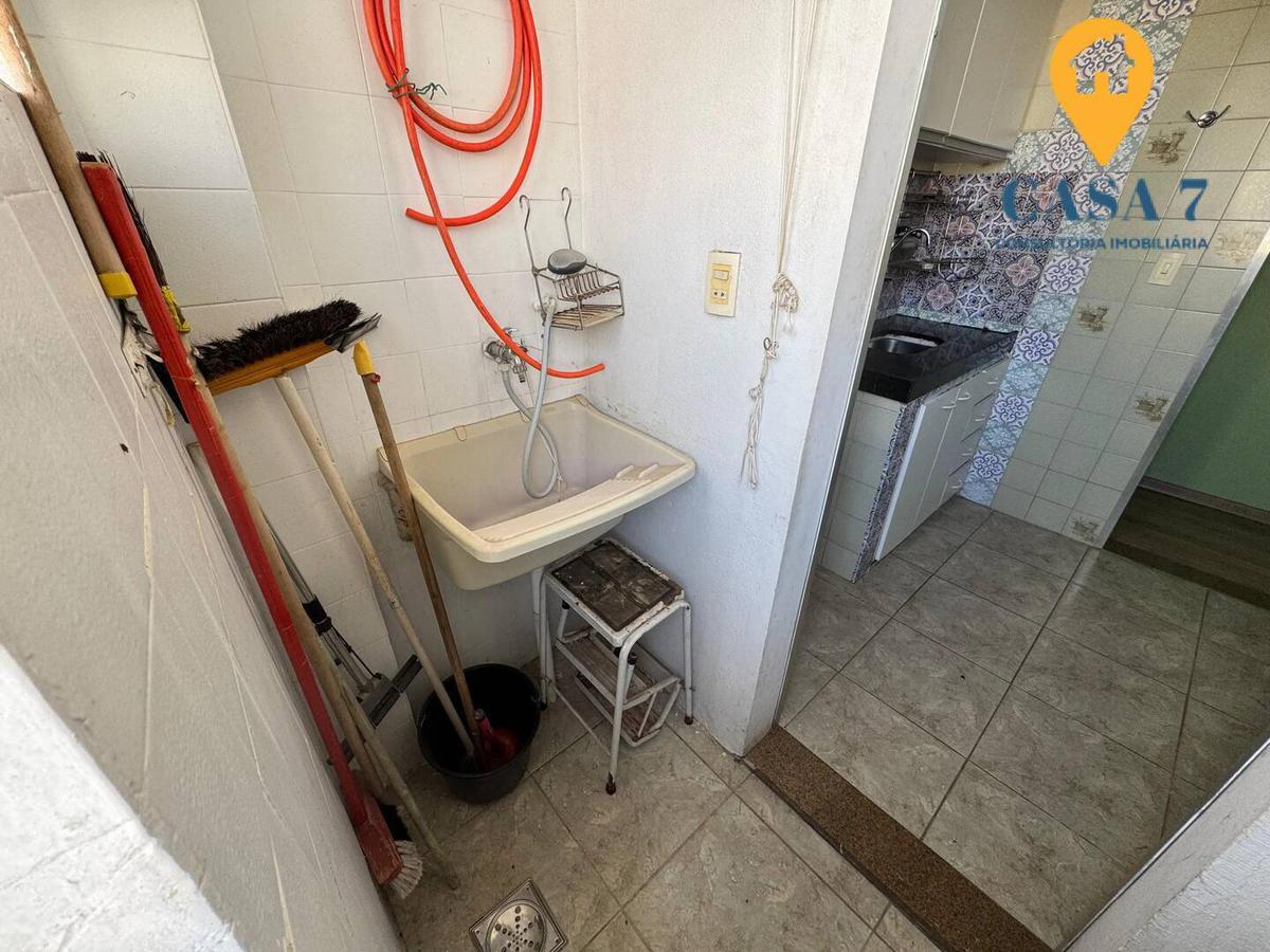 Apartamento, Sagrada Família, 2 Quartos, 1 Vaga