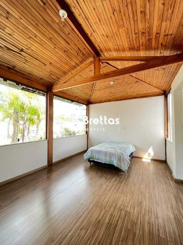 Casa, Centro, 5 Quartos, 2 Vagas, 4 Suítes