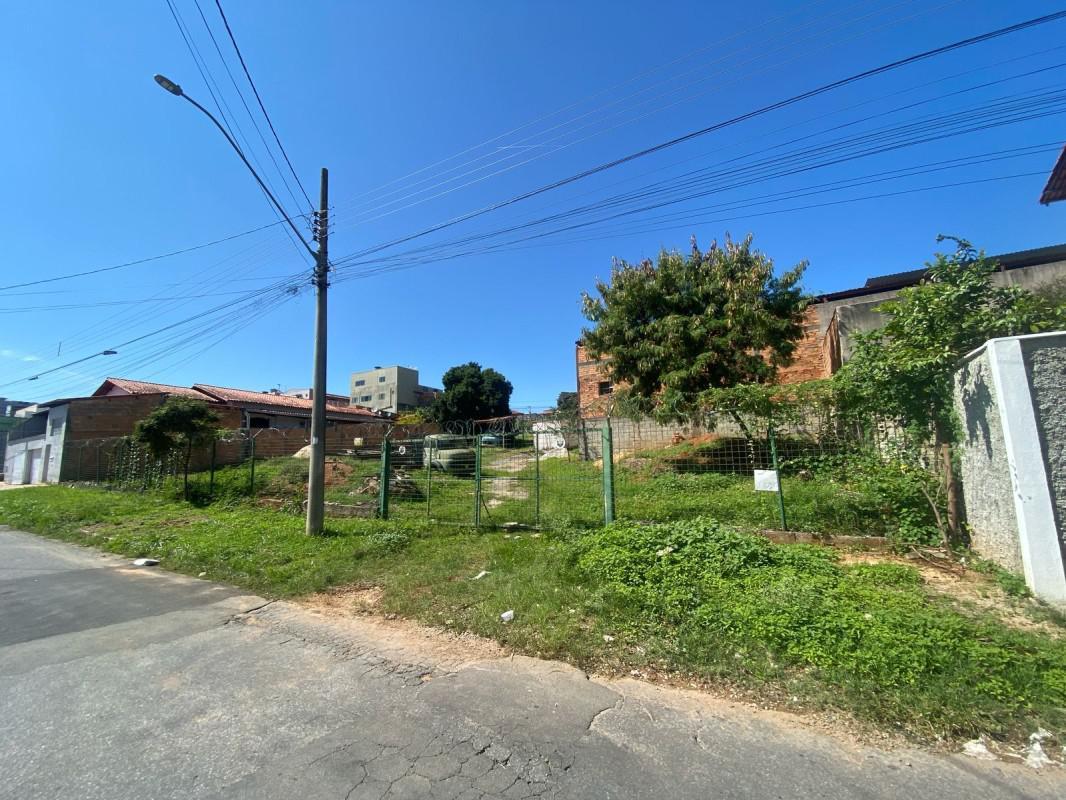 Lote, Pedra Azul, 0 Quarto, 30 Vagas