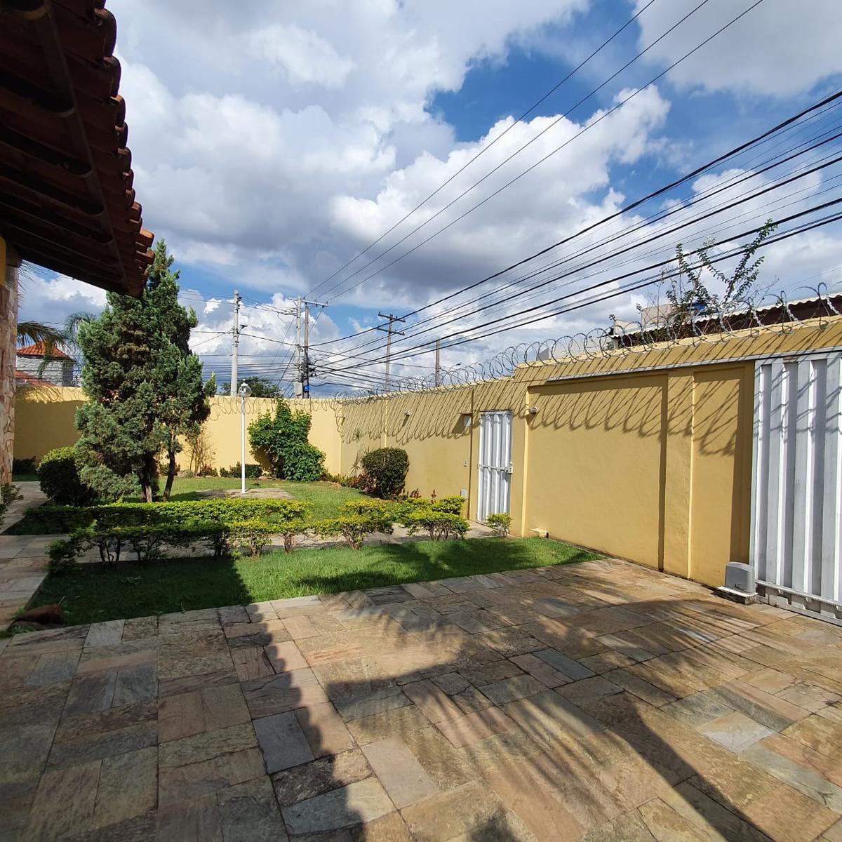 Casa, Santa Cruz, 4 Quartos, 6 Vagas, 2 Suítes