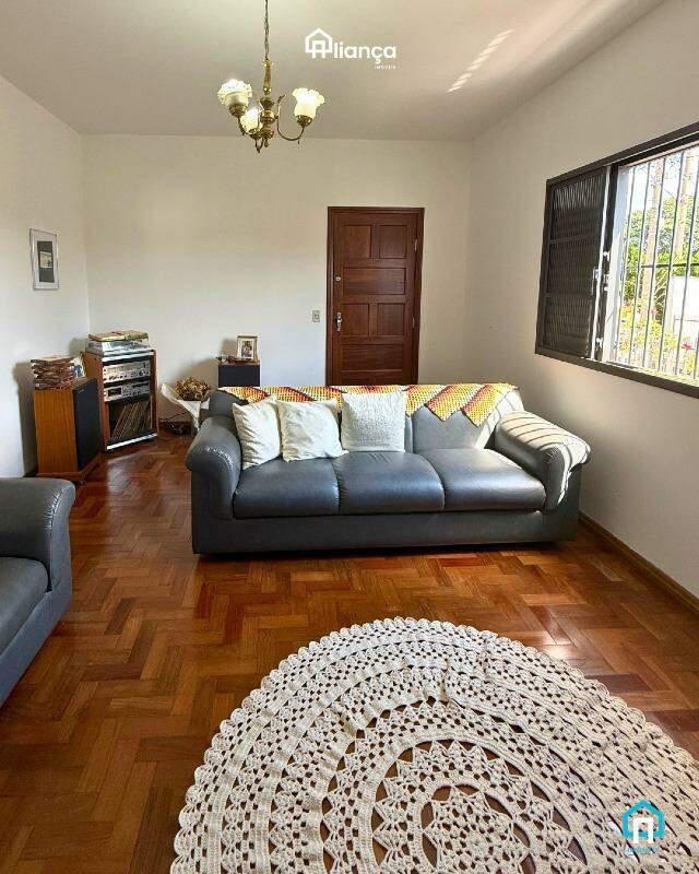 Casa, Centro, 3 Quartos, 1 Vaga, 1 Suíte
