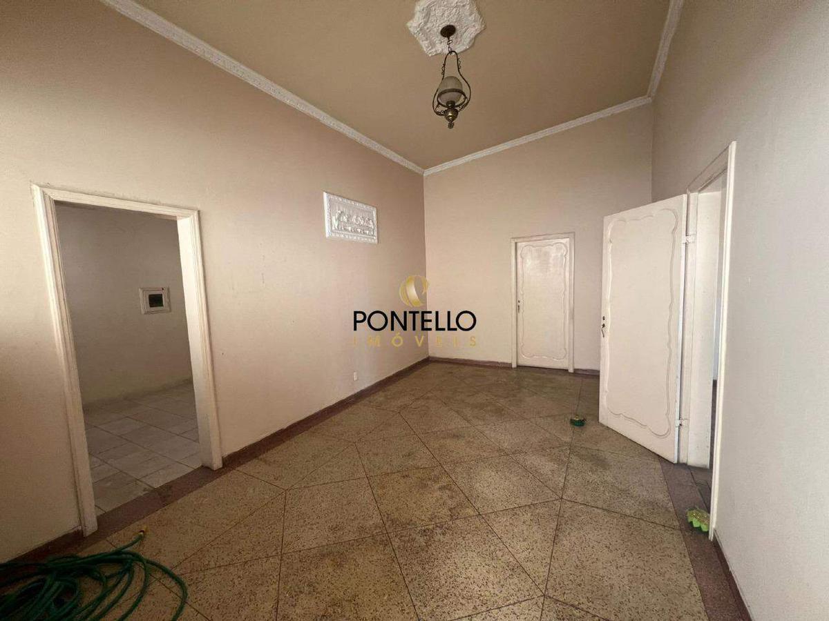 Casa, Centro, 4 Quartos, 2 Vagas, 1 Suíte