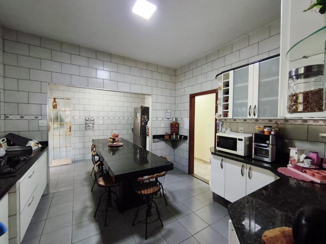 Casa, Jardim Riacho das Pedras, 3 Quartos, 4 Vagas, 1 Suíte