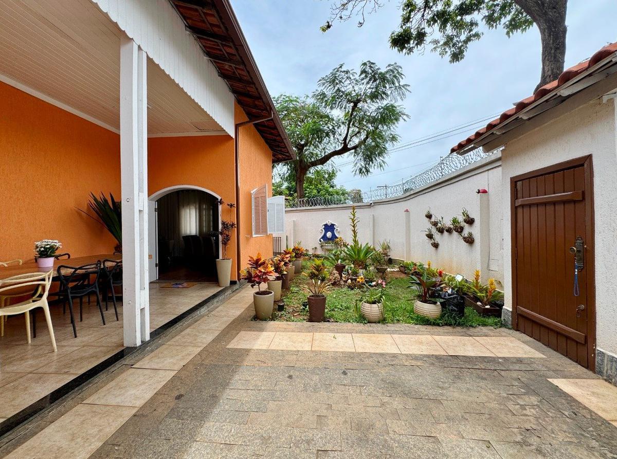 Casa, Santa Amélia, 3 Quartos, 10 Vagas, 1 Suíte