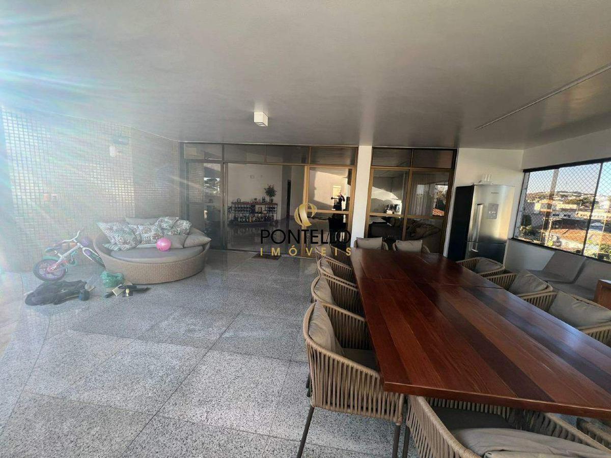 Cobertura, Centro, 4 Quartos, 6 Vagas, 2 Suítes