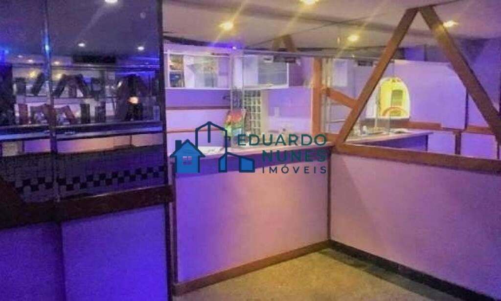 Casa, Funcionários, 4 Quartos, 0 Vaga