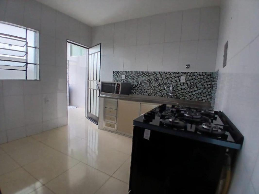 Casa, Milionários, 2 Quartos, 1 Vaga, 1 Suíte