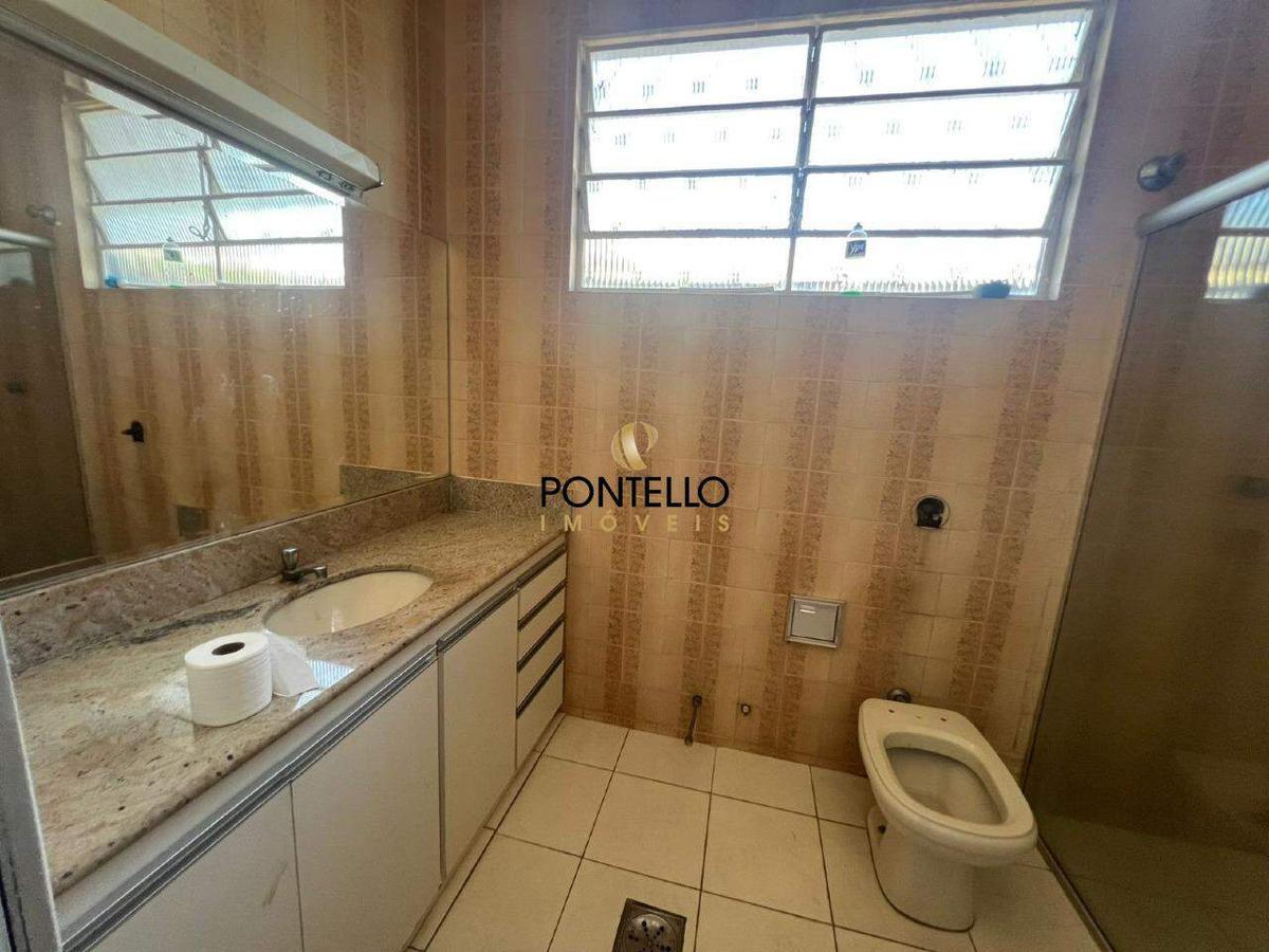 Casa, Centro, 6 Quartos, 0 Vaga