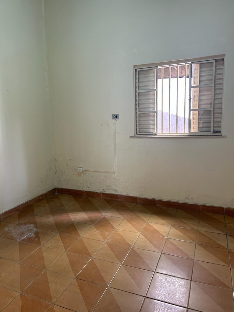 Casa, Centro, 4 Quartos, 0 Vaga