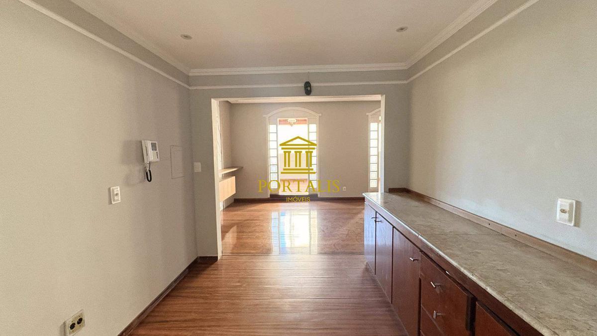 Apartamento, Luxemburgo, 4 Quartos, 1 Vaga, 1 Suíte
