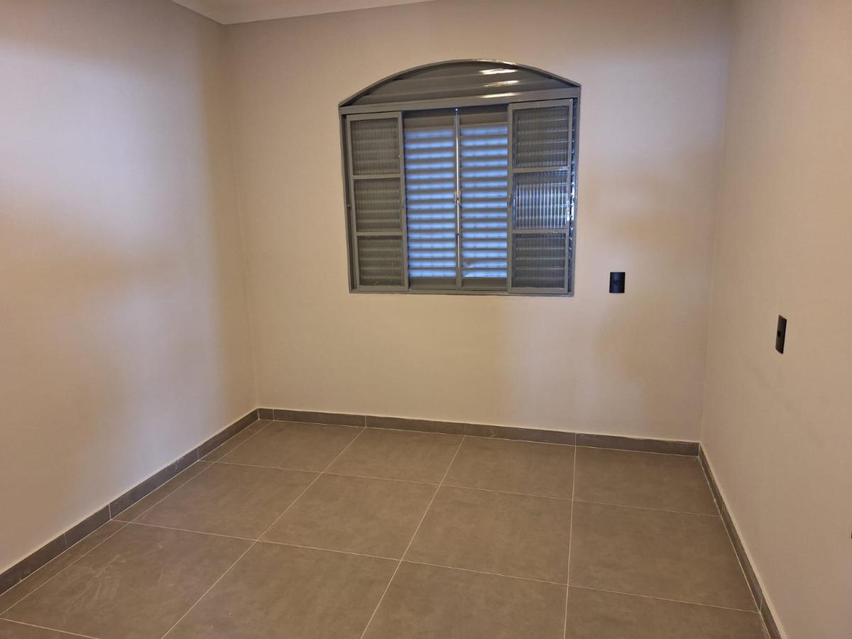 Casa, Centro, 2 Quartos, 3 Vagas