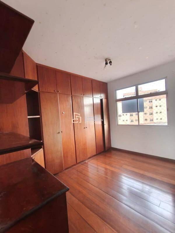 Apartamento, Barreiro, 3 Quartos, 2 Vagas, 1 Suíte
