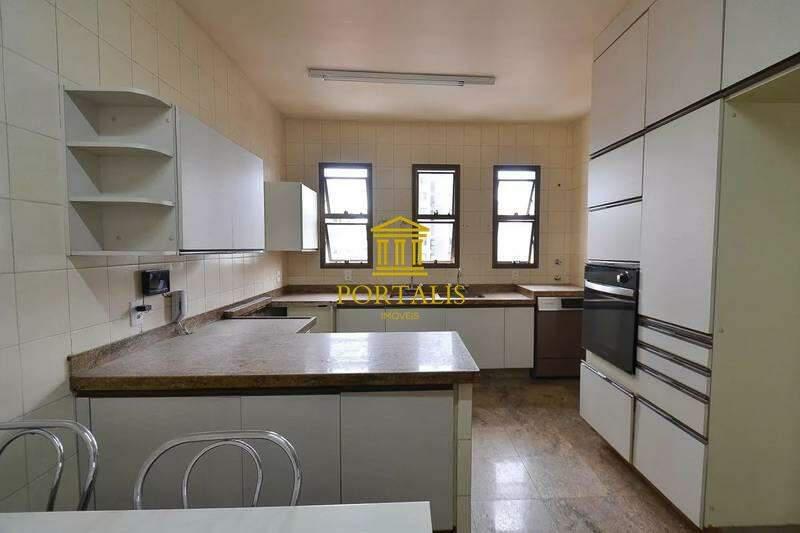 Apartamento, Funcionários, 4 Quartos, 3 Vagas, 2 Suítes