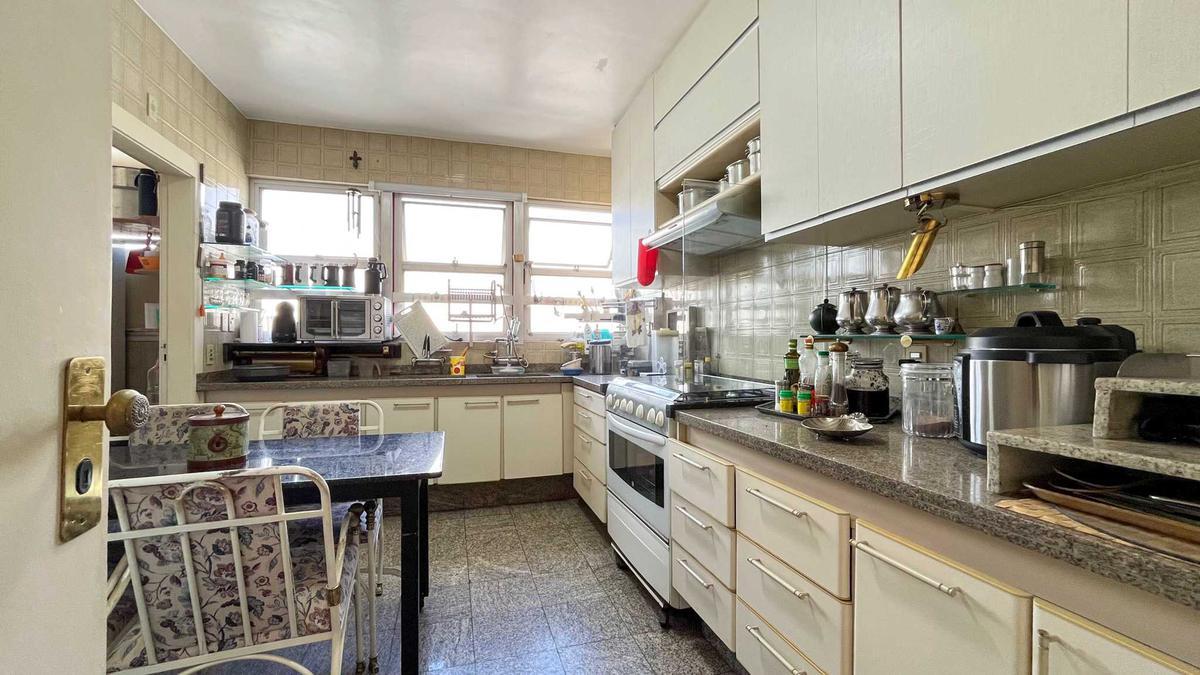 Apartamento, Funcionários, 4 Quartos, 2 Vagas, 1 Suíte