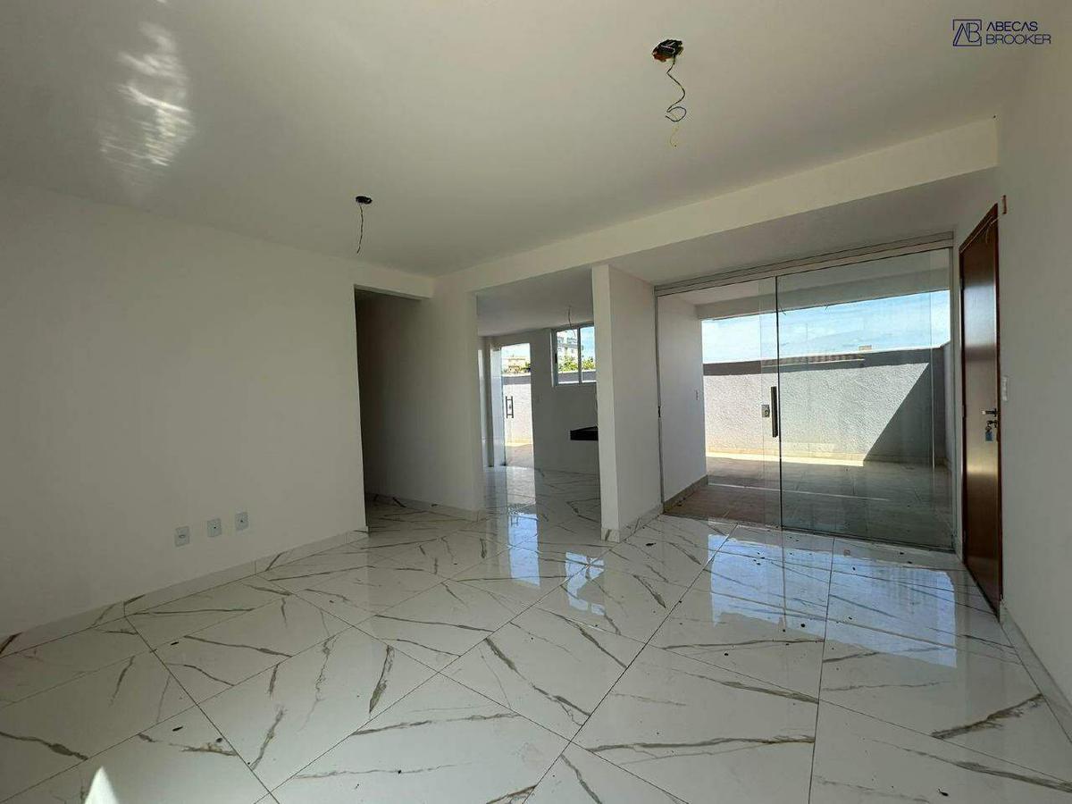 Cobertura, Miramar (barreiro), 3 Quartos, 2 Vagas, 1 Suíte