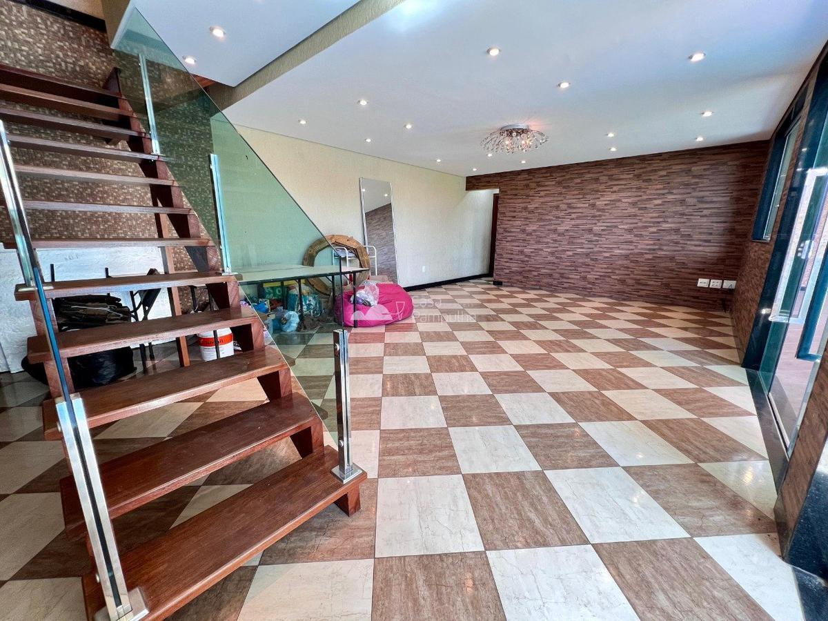 Casa, Trevo, 4 Quartos, 5 Vagas, 2 Suítes