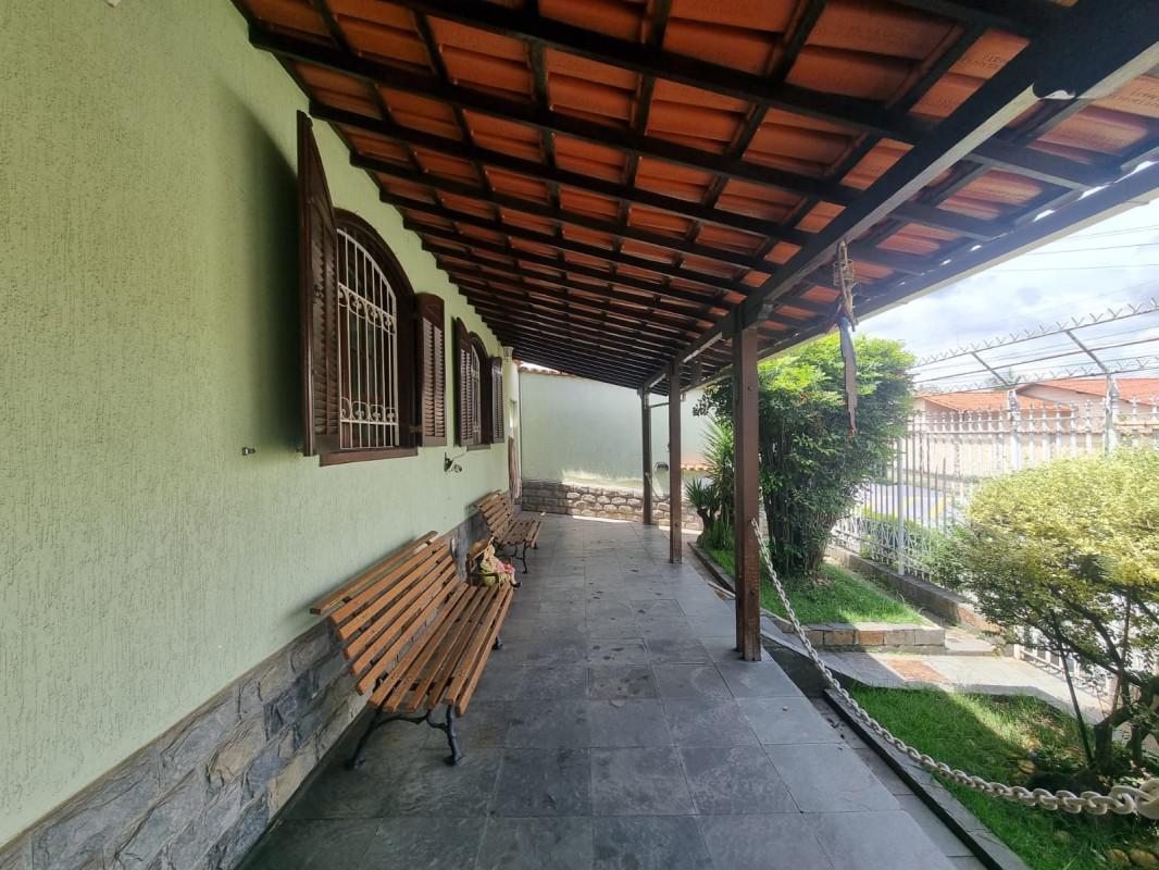 Casa, Jardim Riacho das Pedras, 4 Quartos, 5 Vagas, 1 Suíte