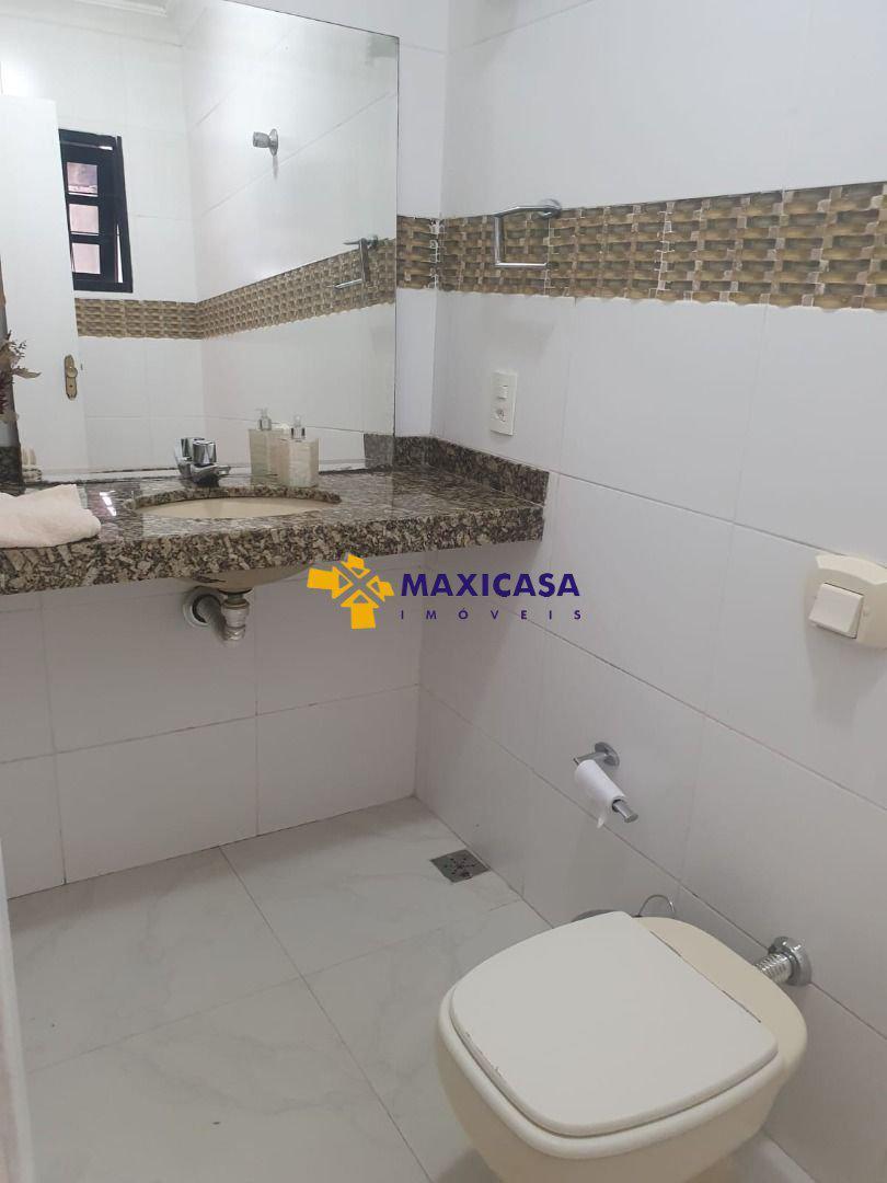 Casa, Trevo, 3 Quartos, 6 Vagas, 1 Suíte